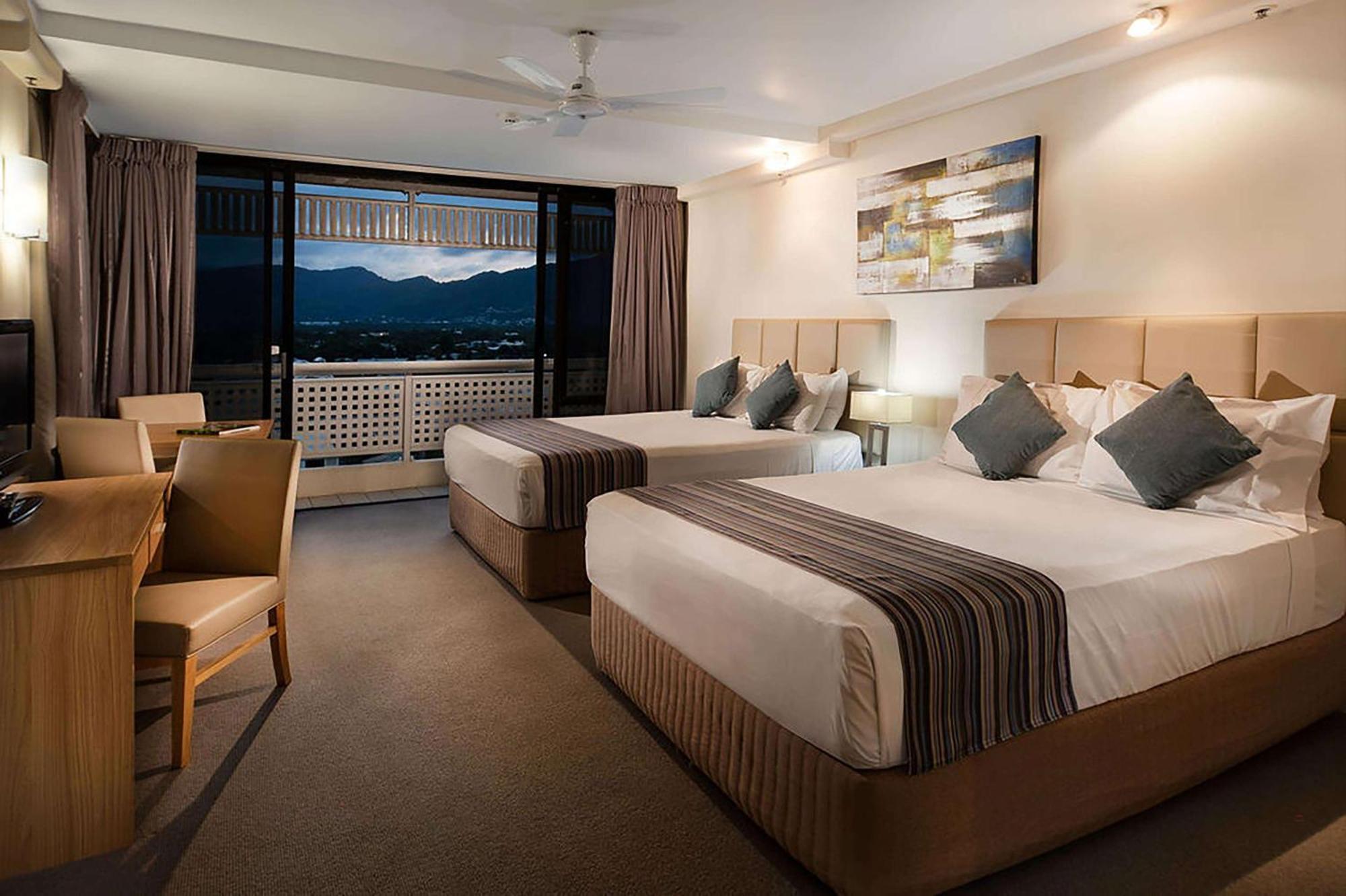 Rydges Esplanade Resort Кернс Екстер'єр фото