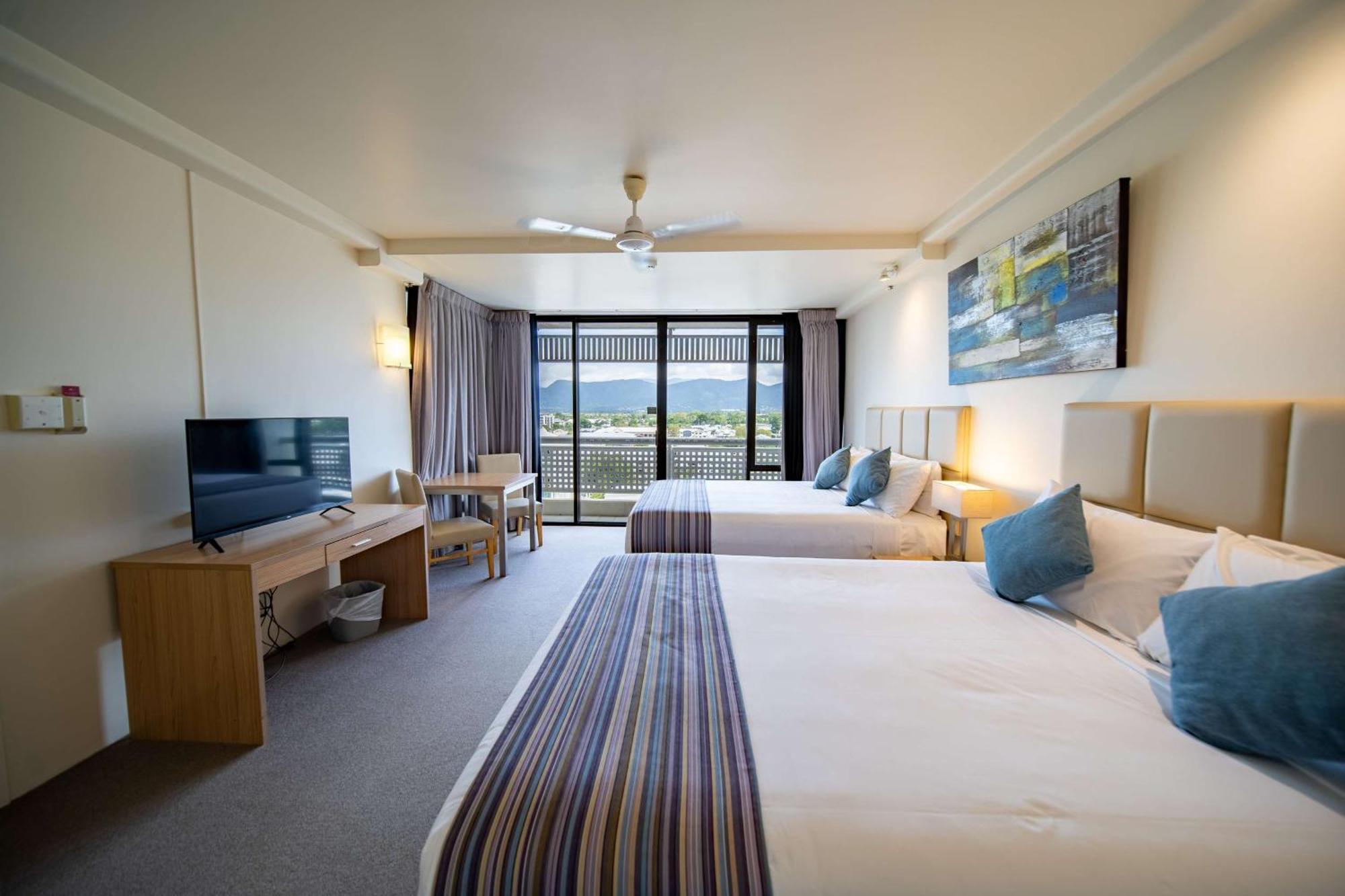 Rydges Esplanade Resort Кернс Екстер'єр фото